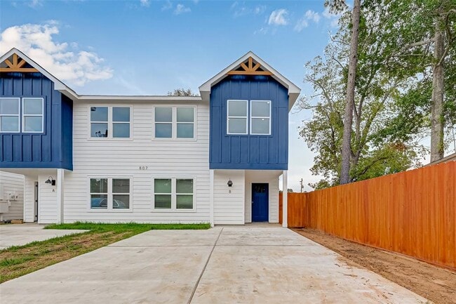 Building Photo - 809 Avenue J Pl