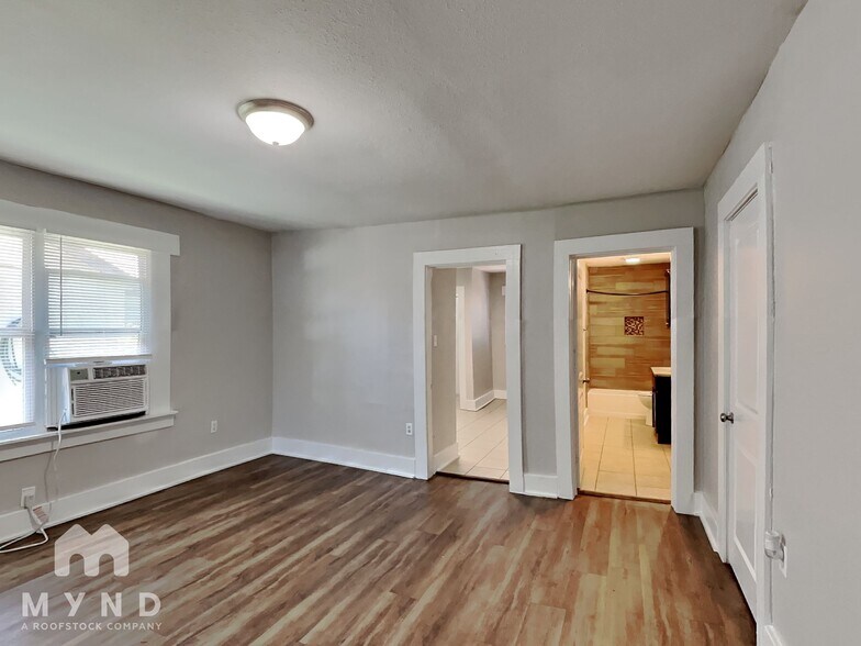 Building Photo - 2208 Avenue U B Ave