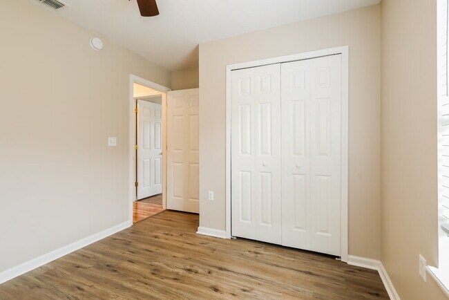 Building Photo - 652 Morning Mist Way