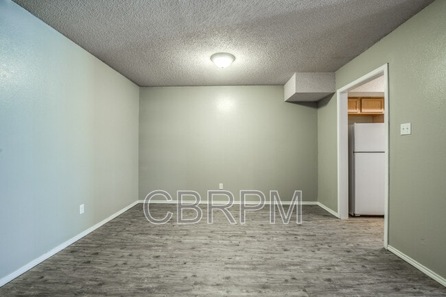 Building Photo - 5308 Kenosha Ave