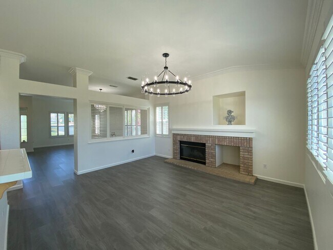 Building Photo - Castlerock Gated Community off Hilborn! Be...