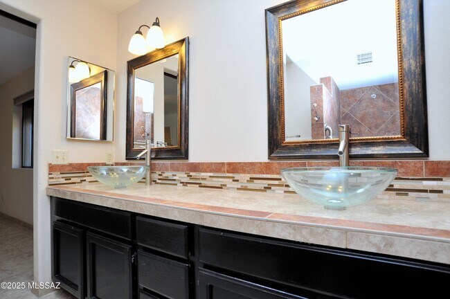 Building Photo - 6515 N Burro Creek Pl