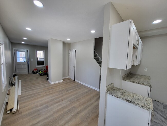 Kitchen facing front - 1581 E 47th St