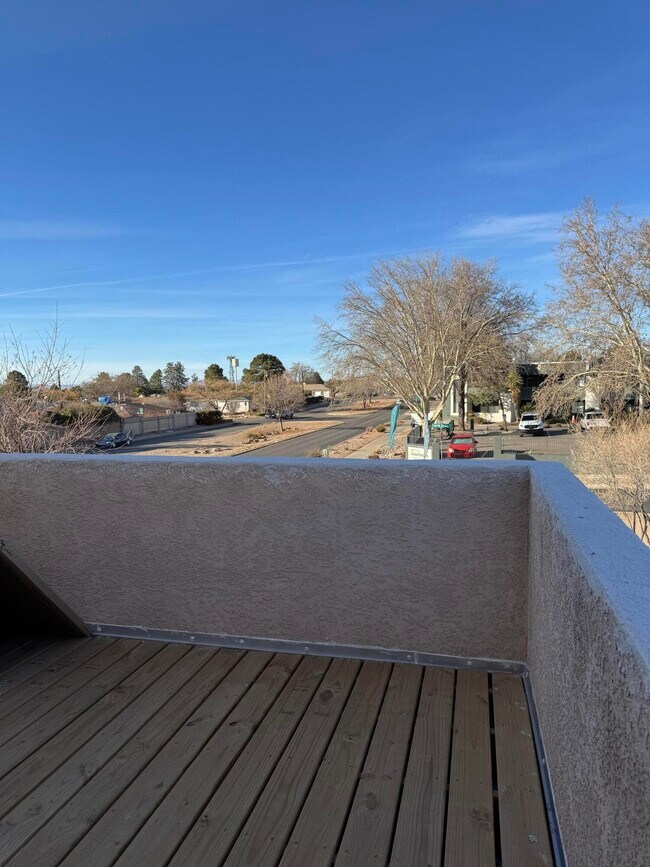 Building Photo - 9700 Lagrima De Oro Rd NE