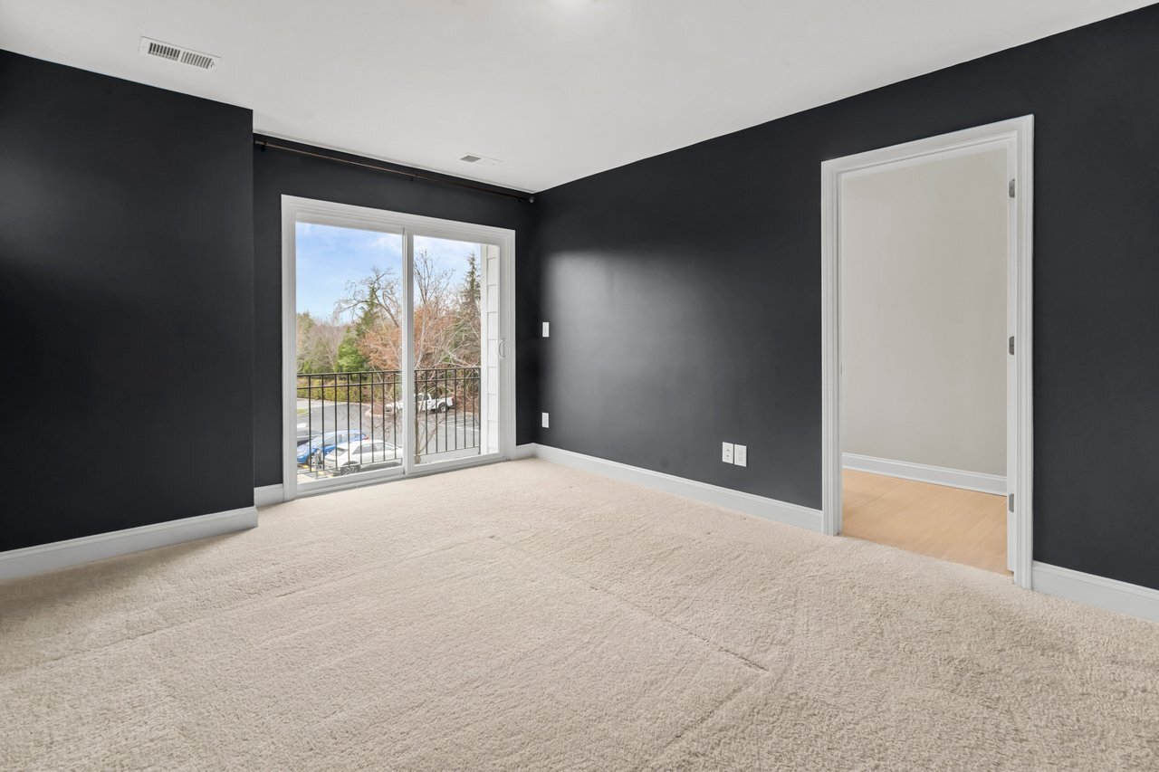 Building Photo - 1515 Hidden Falls Rd