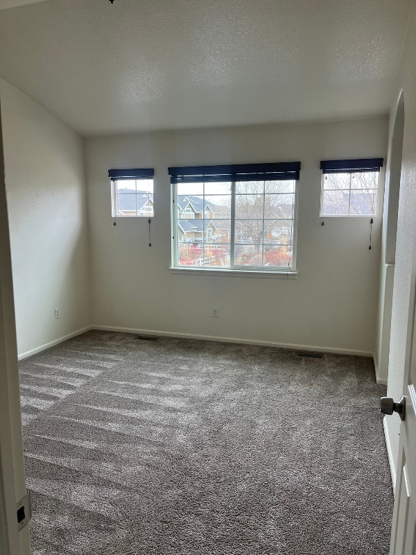 Building Photo - 102 Bayside Cir