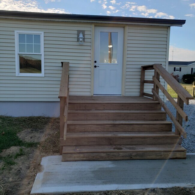 Front entrance - 10561 W 800 N