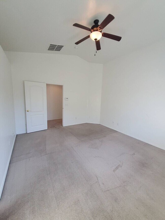 Building Photo - Laveen 3 bedroom