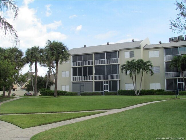 Building Photo - 1550 NE Ocean Blvd