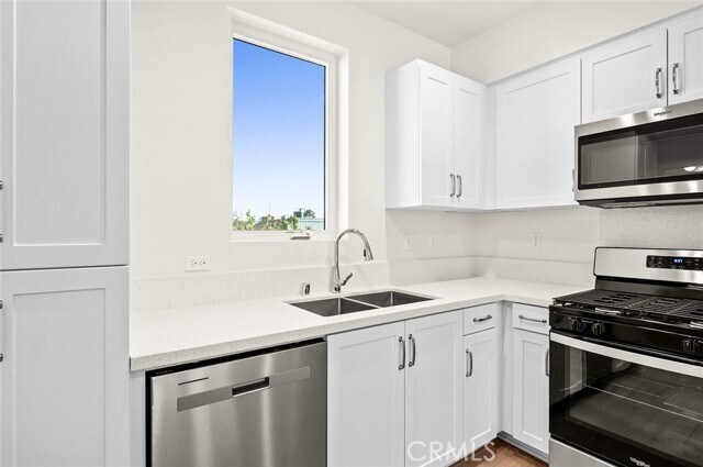 Building Photo - 9613 Juniper Ave