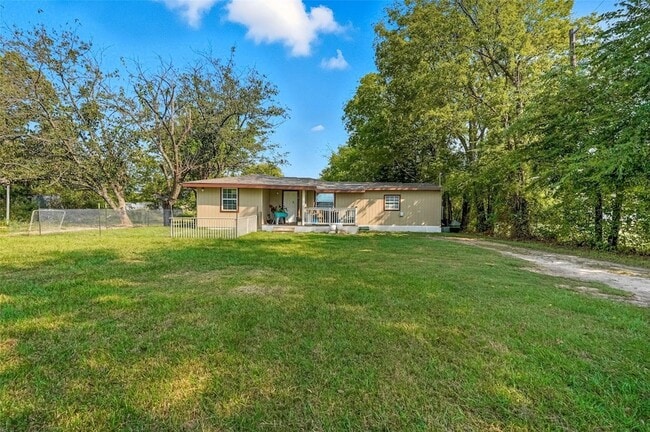 Building Photo - 1080 Co Rd 1235