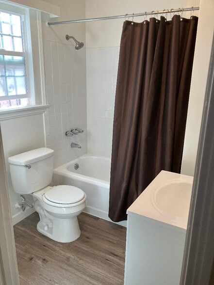 Bathroom - 1940 S Robertson Blvd