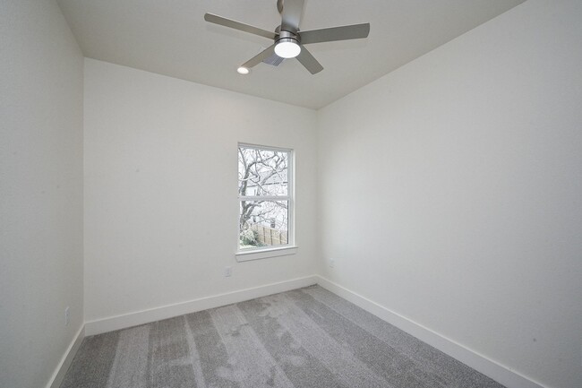Building Photo - 3839 Noah St
