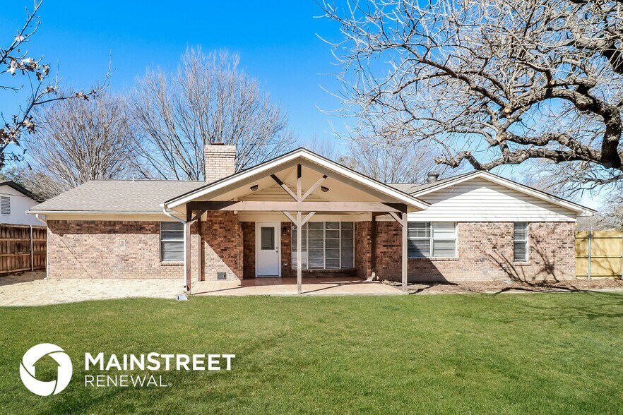 Building Photo - 4104 Firethorn Dr