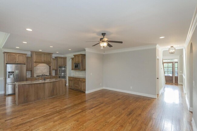Building Photo - 7002 Brindle Ridge Way