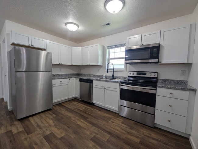 Primary Photo - 401 N 3rd St