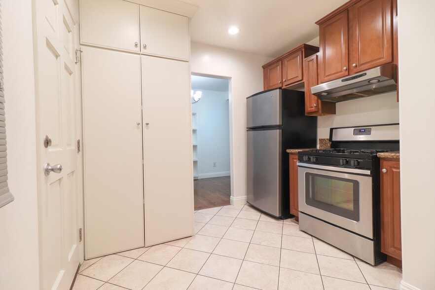 Building Photo - 5255 Via Campo St