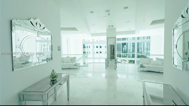 Building Photo - 350 S Miami Ave