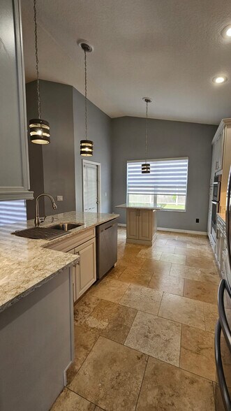 Building Photo - 2713 Barnsley Ln