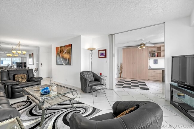 Building Photo - 3221 S Ocean Blvd