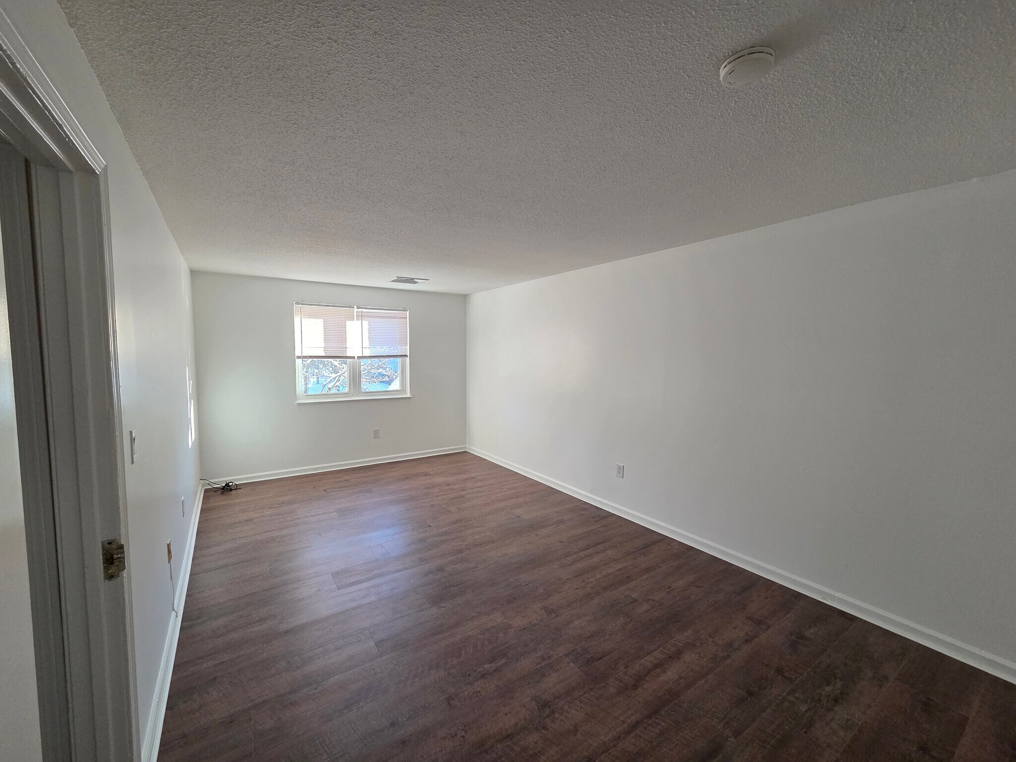 Building Photo - 10 Longworth Ave