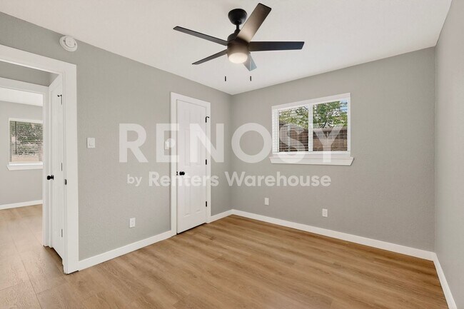 Building Photo - 507 S Spring Creek Dr