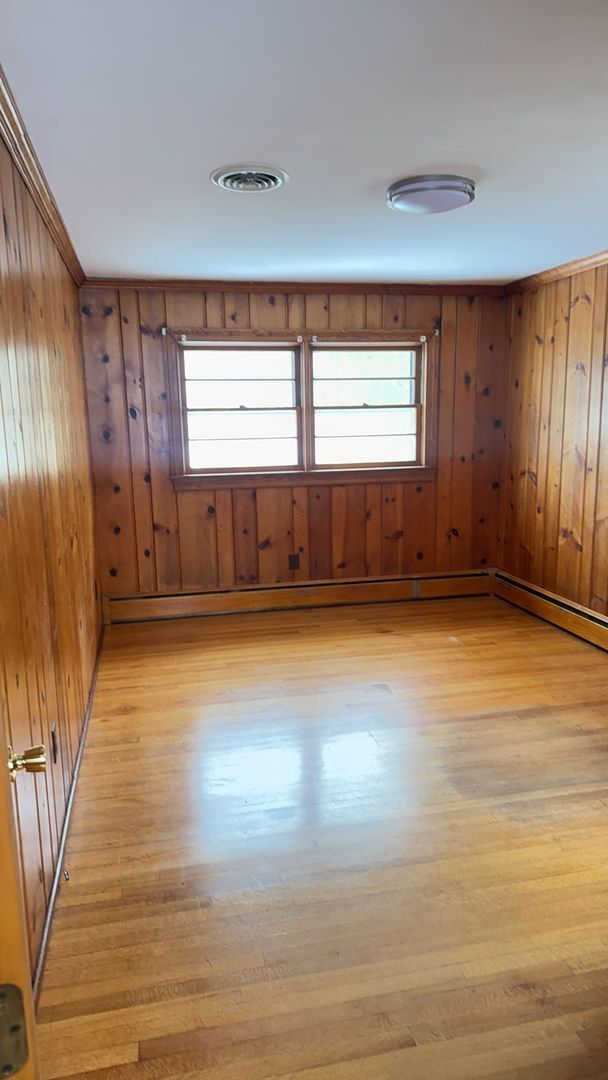 Building Photo - 3 BR 2 BA House