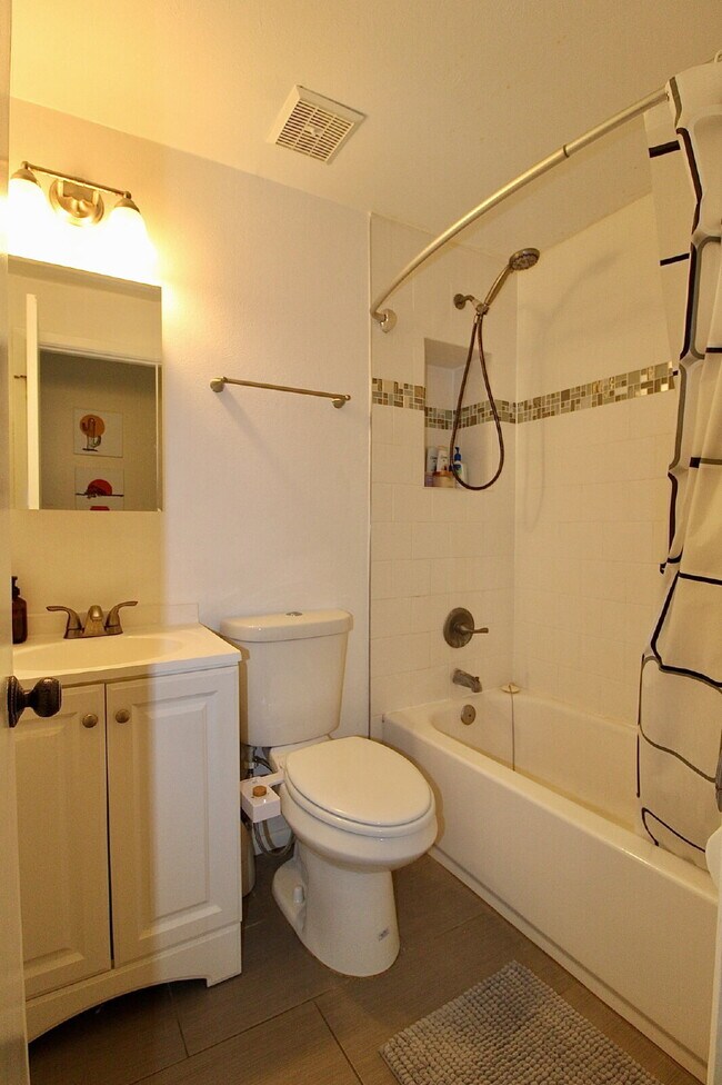 Building Photo - 1405 Abilene Dr