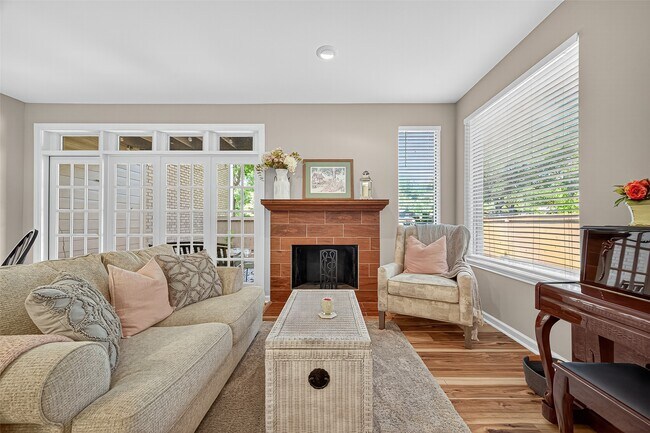 Building Photo - 1320 Chardonnay Dr