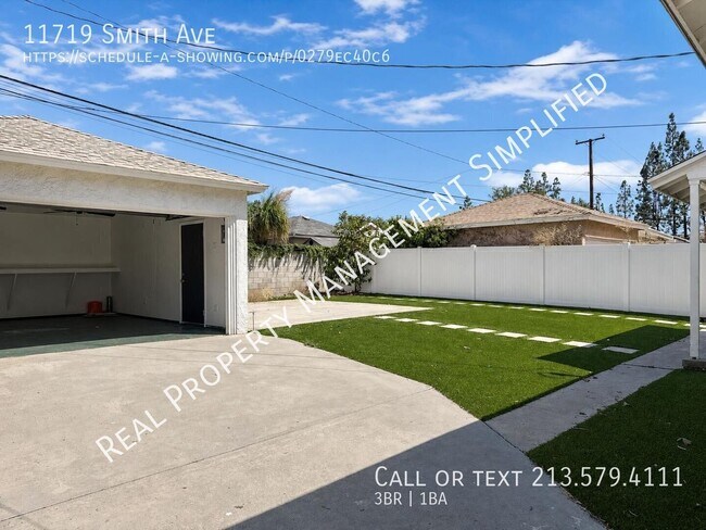 Building Photo - 11719 Smith Ave