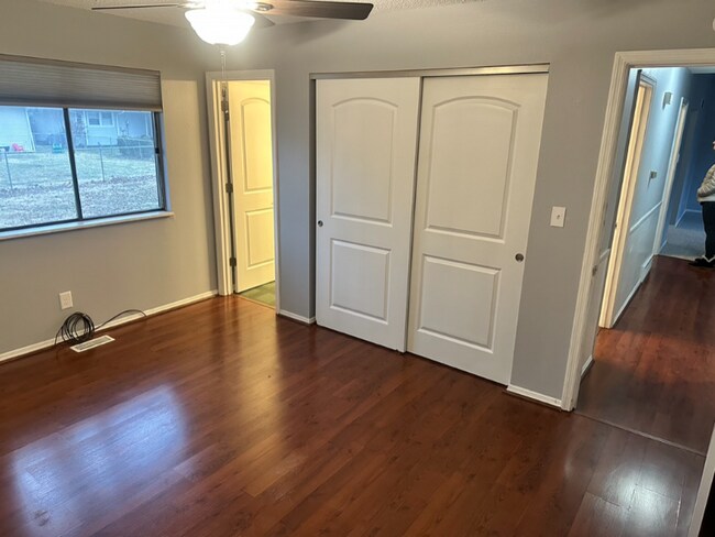 Building Photo - 216 Glasgow Dr