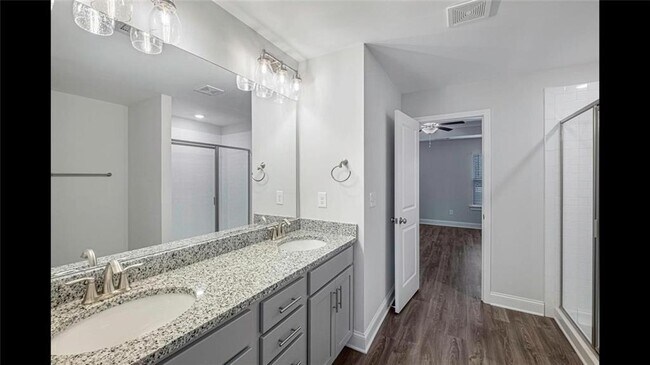 Building Photo - 3792 Oak Rdg Dr