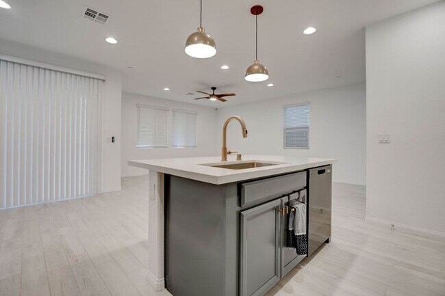 Building Photo - 111 Balsam Leaf Ct