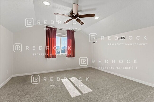 Building Photo - 1725 N Meyers Ct