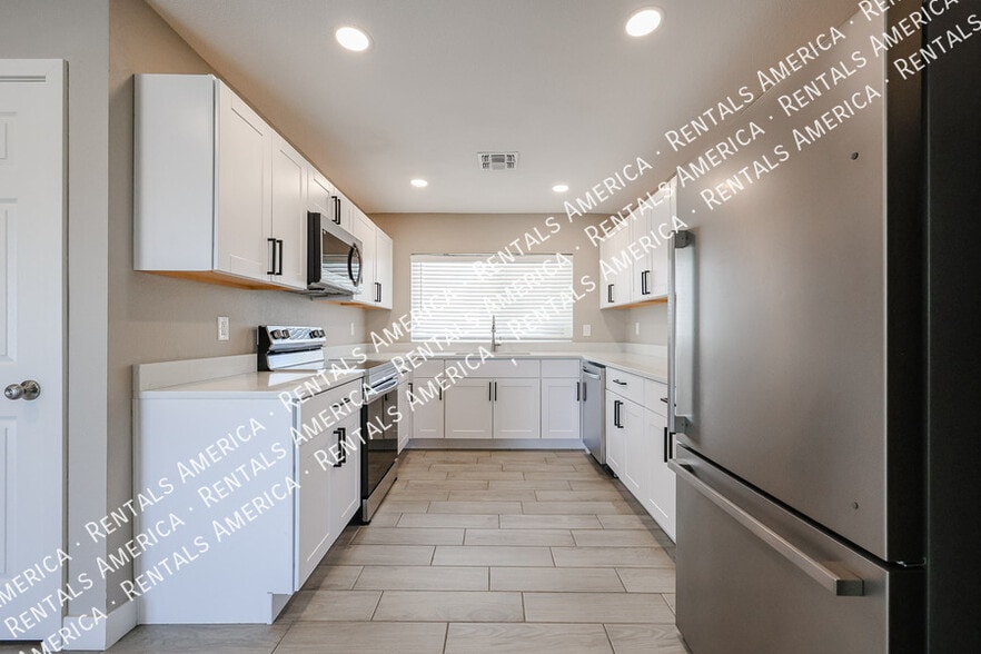 Building Photo - 2902 W Straford Dr