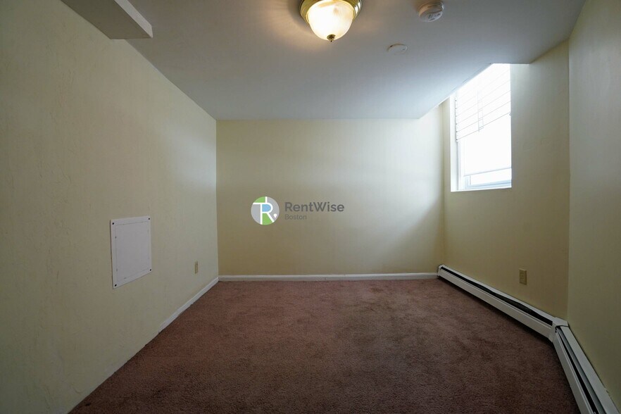 Building Photo - 230 Fuller St