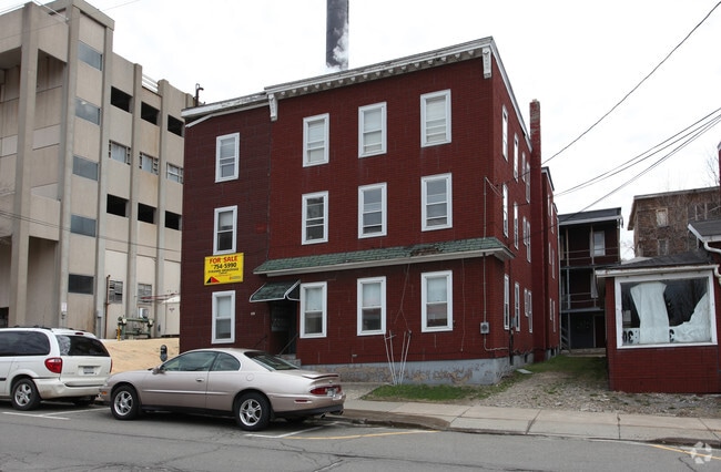 Primary Photo - 69 Baldwin St