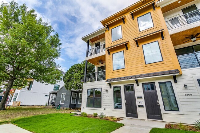 Building Photo - 3210 Forest Park Blvd
