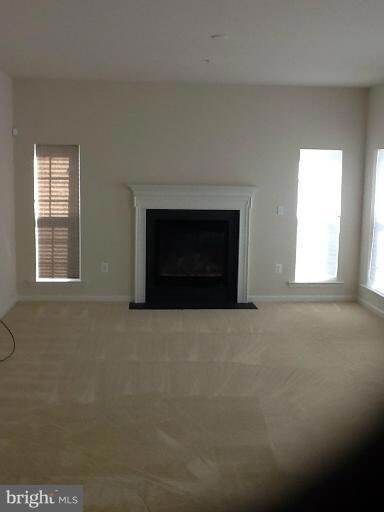 Building Photo - 6303 Soueid St