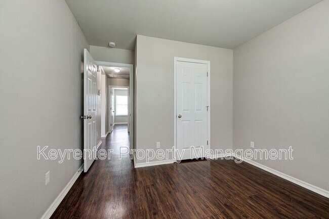 Building Photo - 3533 SE 94th St