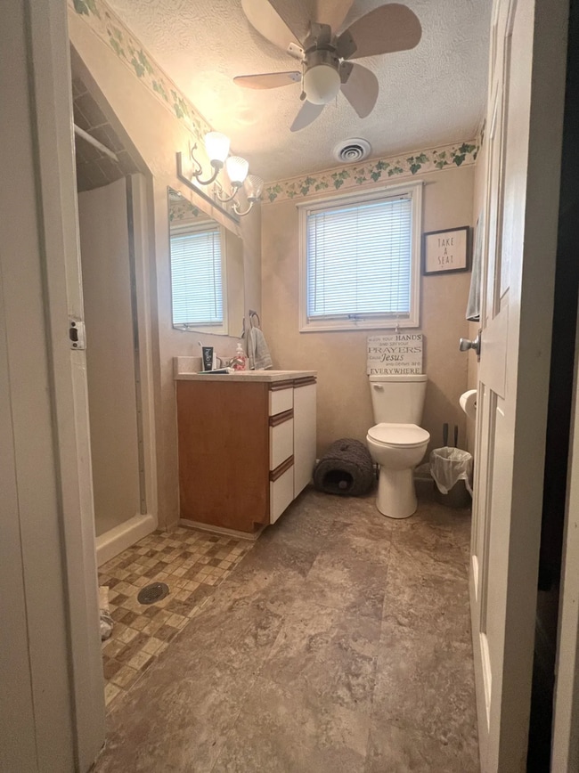 Building Photo - 933 S 4th St