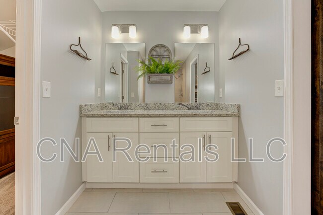 Building Photo - 3290 Forest Creek Dr SW