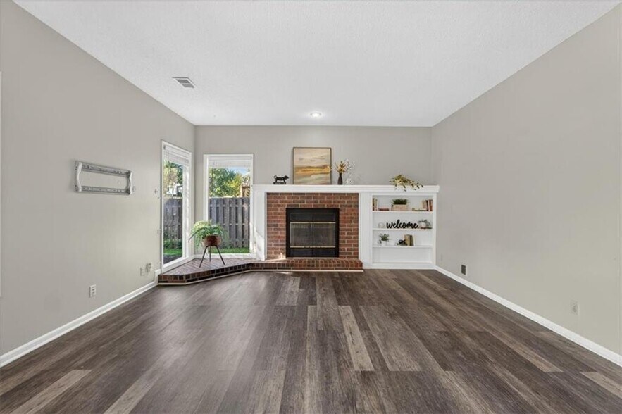 Building Photo - 15739 Horton Ln