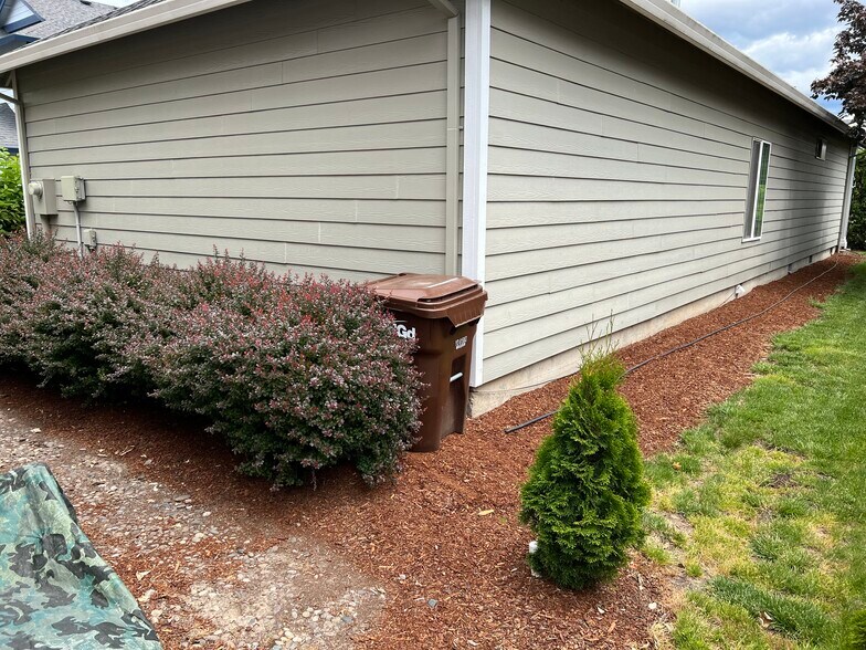 Building Photo - 2346 NE Ashton Way