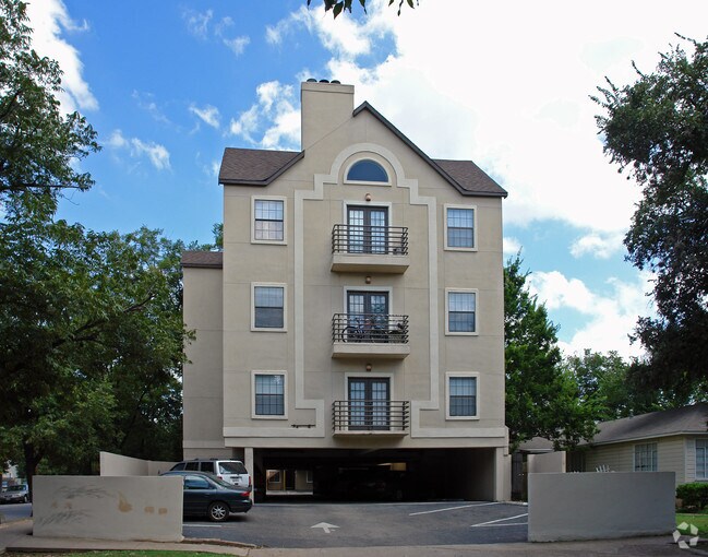 Building Photo - Merida Apartments