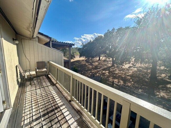 Building Photo - 300 Lucy Ln