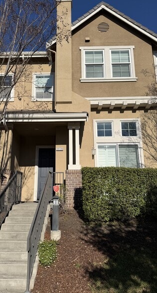 Building Photo - 35129 11th St