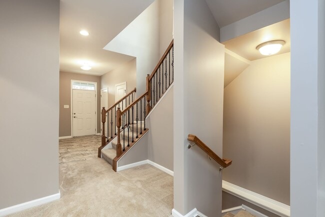 Building Photo - Spacious Home in Williamsburg - WASHINGTON RIDGE