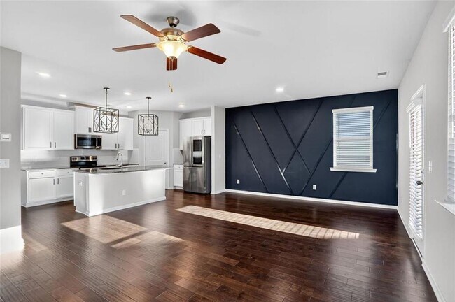 Building Photo - 1553 Spring Hollow Way