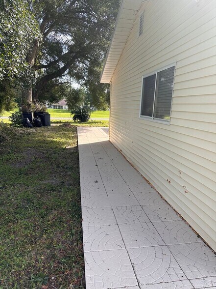 Building Photo - 11281 SW 78th Ct
